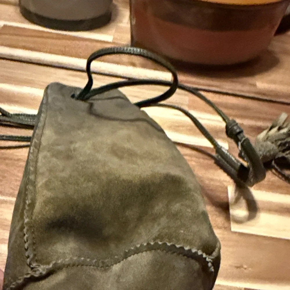 Bottega Veneta Olive Green Suede Shoulder Bag - Picture 5 of 9